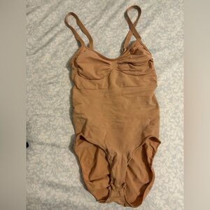 SKIMS Women’s Bodysuit in Tan